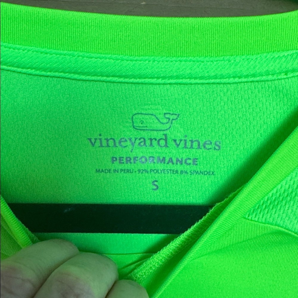 Vineyard Vines Neon Green Performance Men’s Tee size Small - Picture 2 of 4